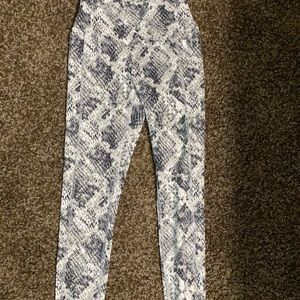 PINK Victoria’s Secret Ultimate Legging